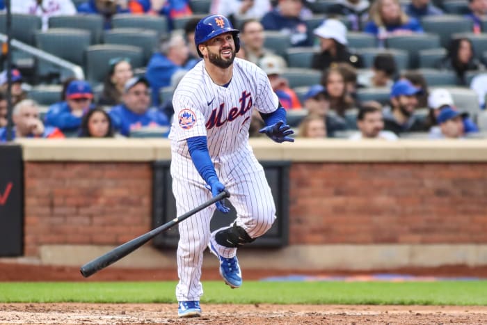 Mets catcher Tomas Nido is headed to the injured list with dry eye syndrome.